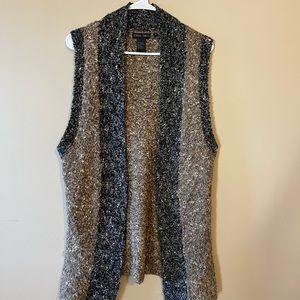 Nomadic Traders Sleeveless Open Front Cardigan Sweater Vest Size Medium